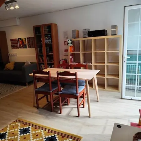 Apartment Em